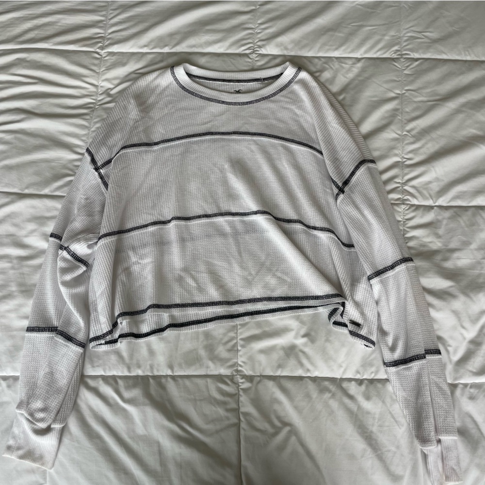 Hollister White Textured Top with Black Accents